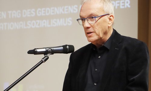 Landrat Udo Recktenwald während der Gedenkveranstaltung 2024.